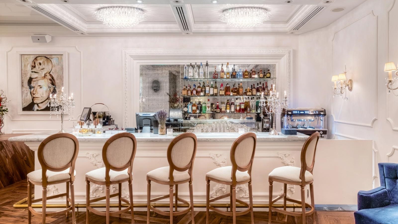 The bar at Bagatelle Dubai